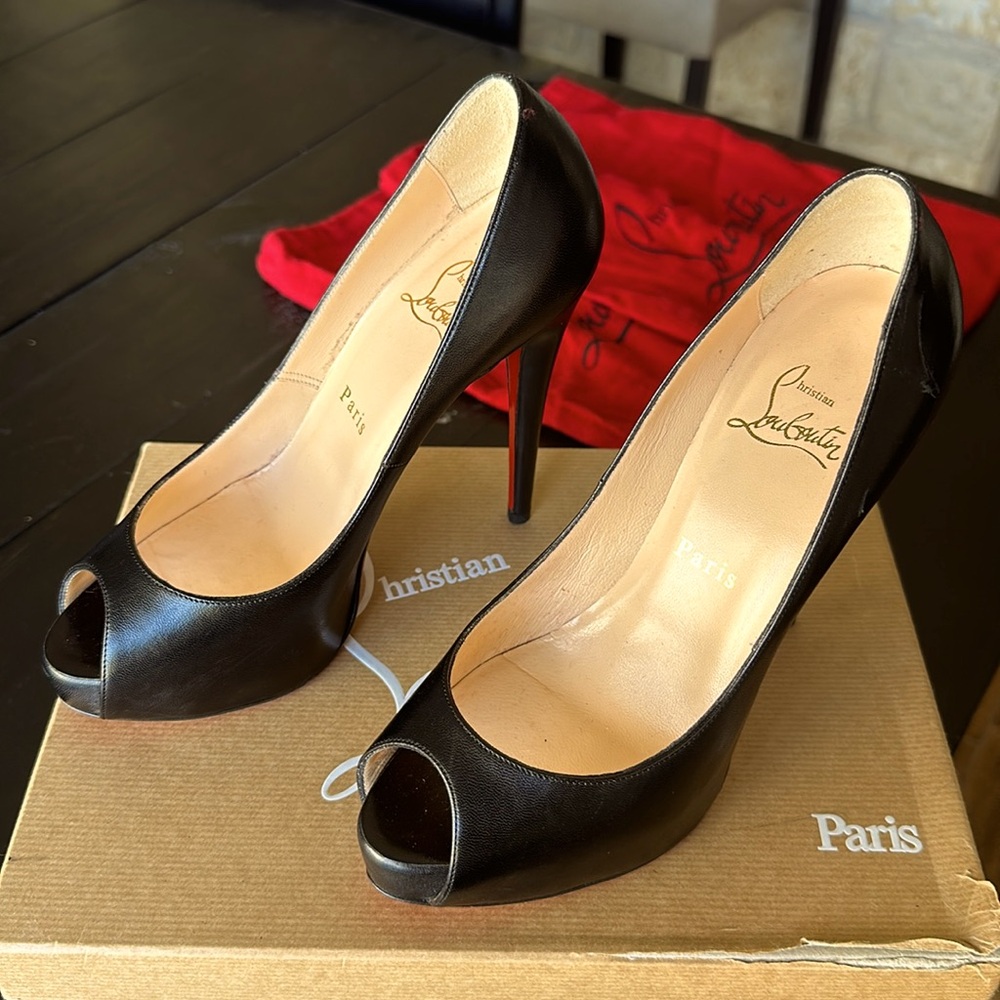 Christian Louboutin Vendome 120 kid black leather peep toe heels - size 37